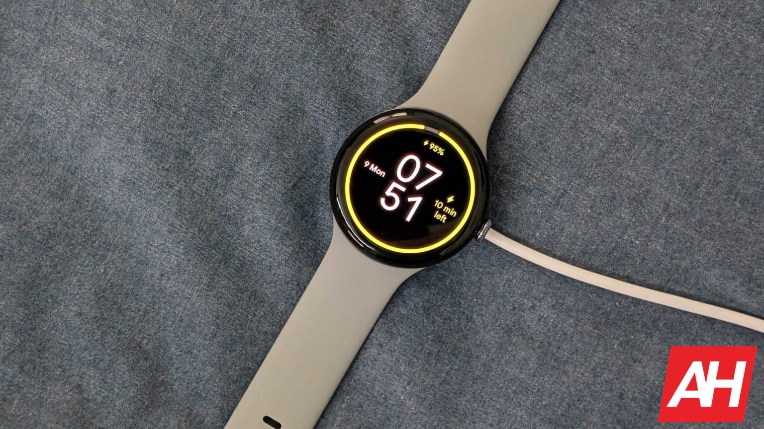 Google brings its Pixel Watch Performance Loop band to Amazon