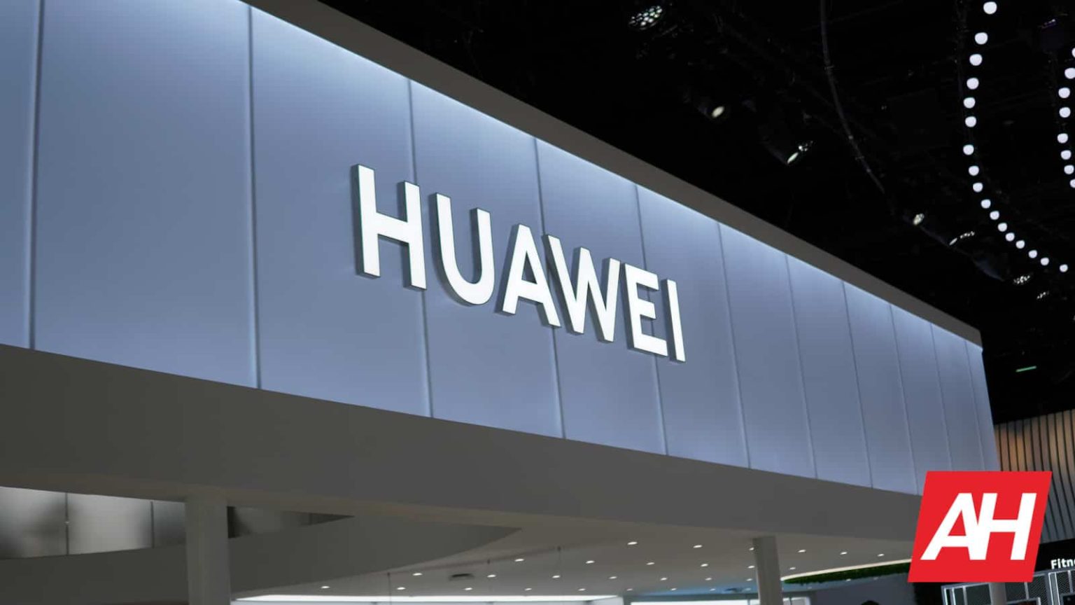 Huawei may launch a foldable tablet and “Beyond Imagination” products in 2025