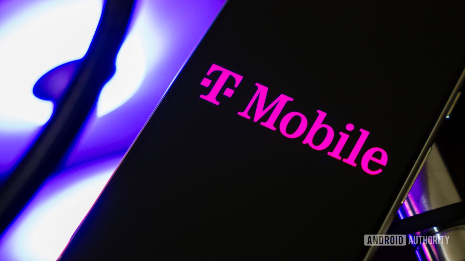 T-Mobile badly wants everyone to use its new T-Life app