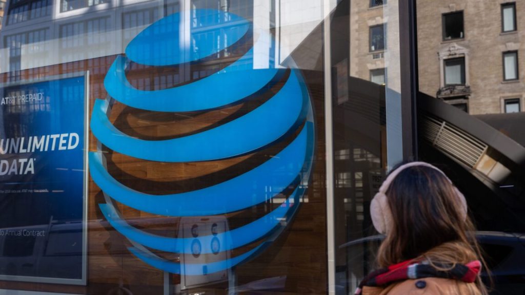 After embarrassing blunder, AT&T promises bill credits for future outages