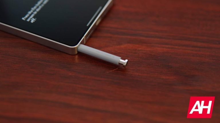 An S Pen fan petitions Samsung to bring back its Bluetooth features