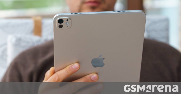 Apple planning to launch at least one new iPad Pro this year