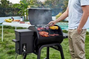 Brisk It’s new Zelos smart grill brings AI to wood-smoked BBQ