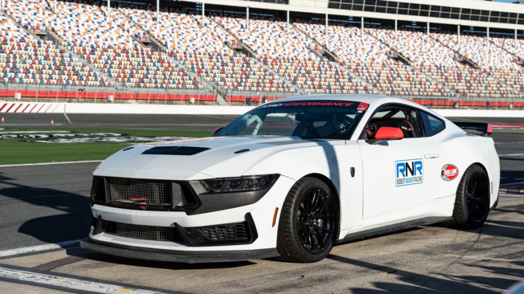 Driving the Ford Mustang Dark Horse R makes every other pony feel tame