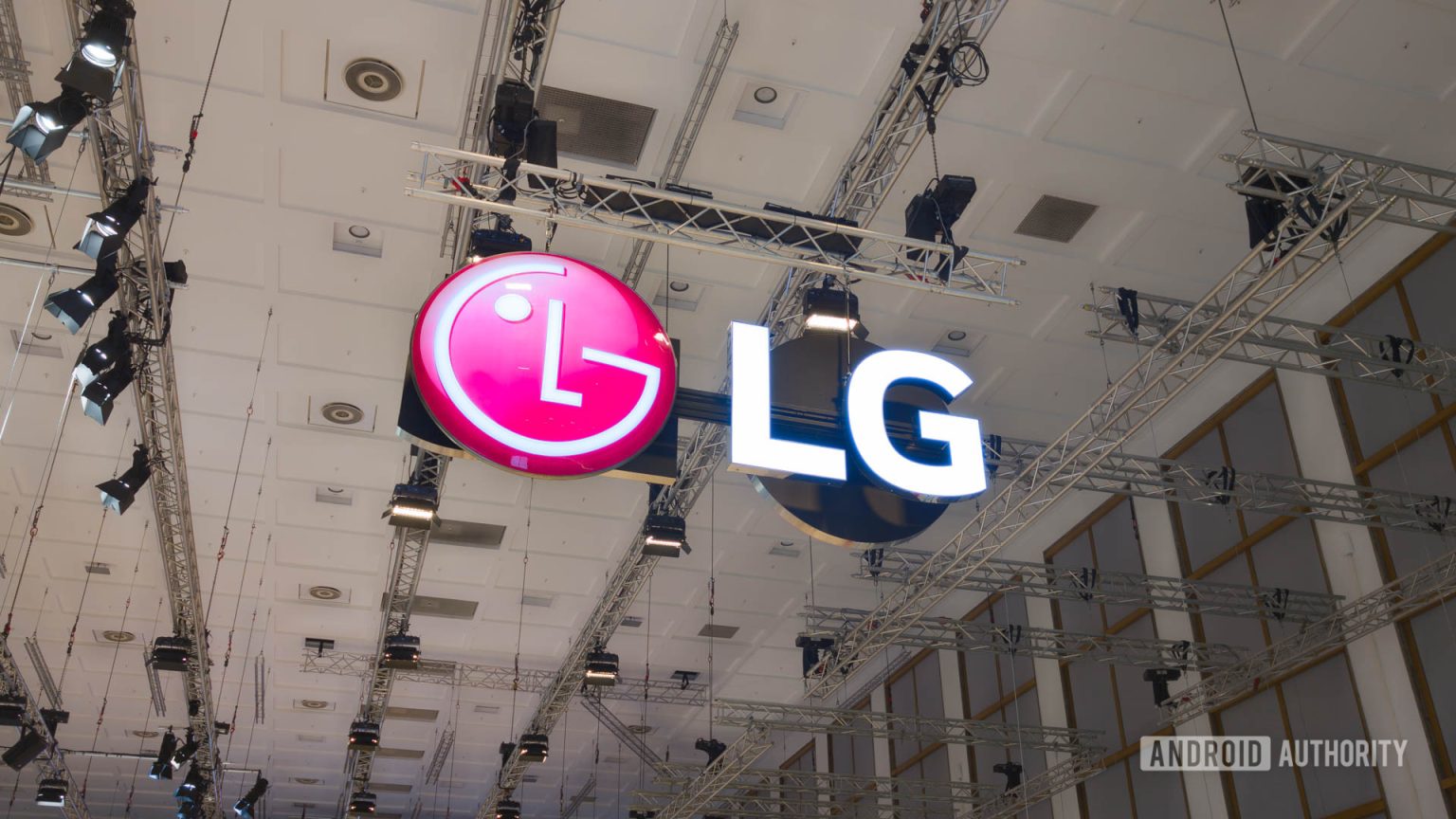 LG turns up the brightness on its next-gen OLED TV panel