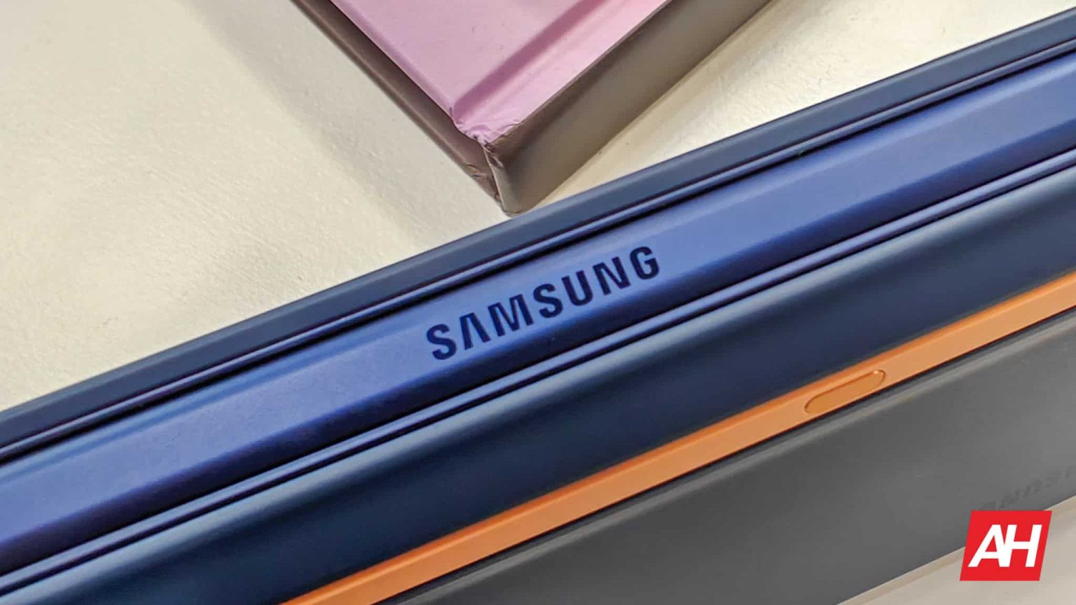 Samsung could launch its tri-folding phone this year