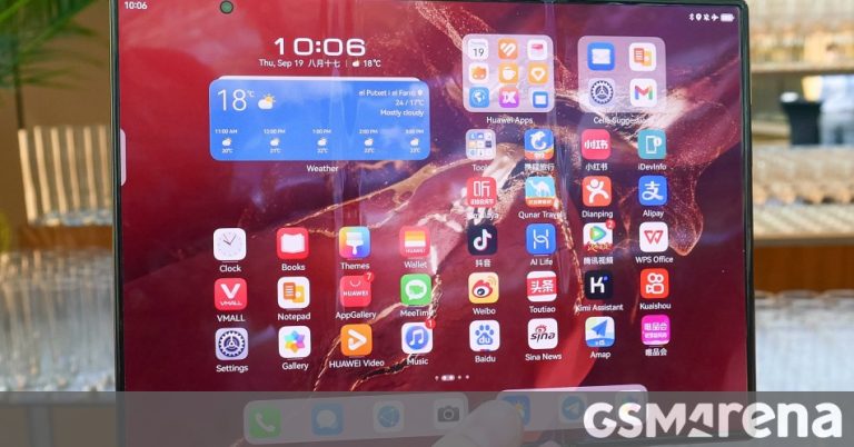 Samsung to launch a unique tri-fold smartphone this year