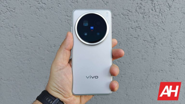 Vivo X200 Ultra’s gigantic camera module shown