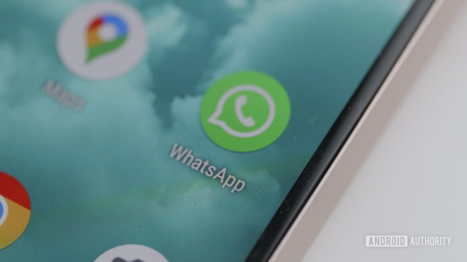 WhatsApp will let you check view-once media on linked devices