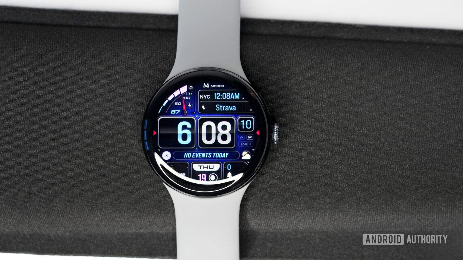 Android 15 is finally hitting Pixel Watch models with Wear OS 5.1 update