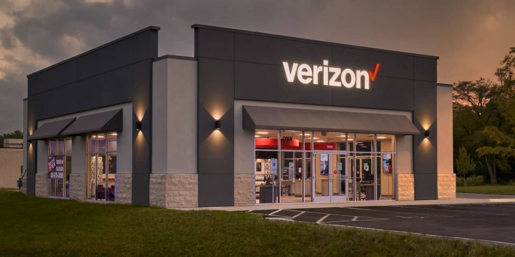 Best Verizon Phone Plans for Streaming, Traveling and More