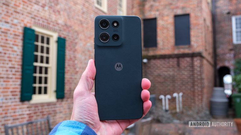 Please, Motorola, ditch your bad cameras for one or two good ones